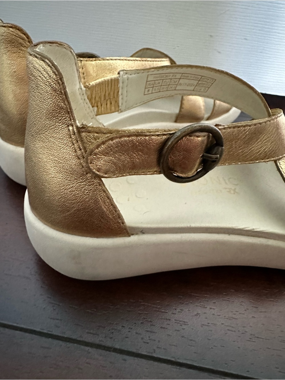 Size 8 Vionic Women’s Harmony RX Gold Metallic Recovery Sandals - Picture 8 of 10
